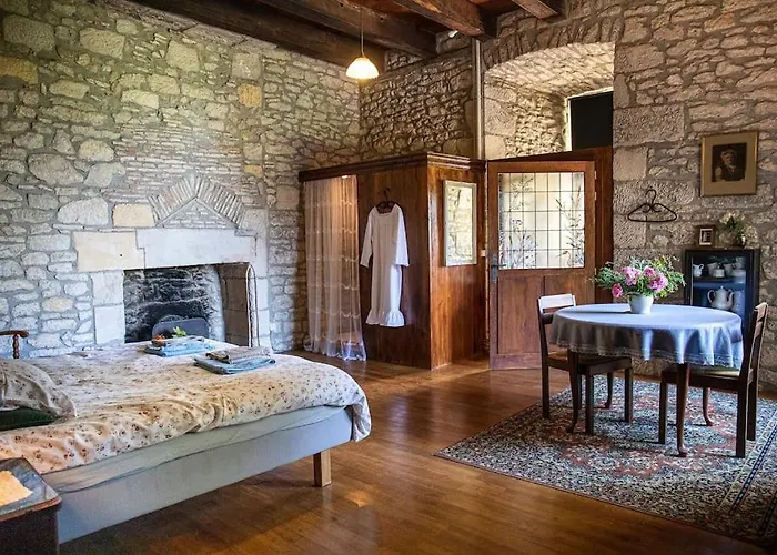 Chateau Barayre - Beautiful 12th Century Castle With Pool And Large Garden Laussou